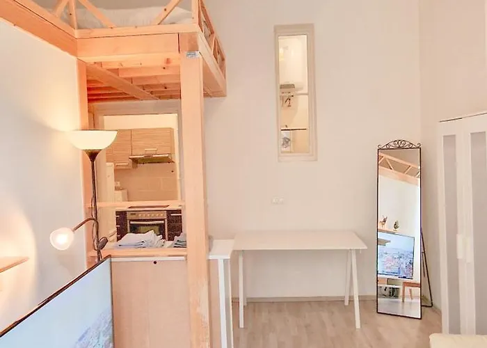 Cozy Karlin Loft Center شقة *