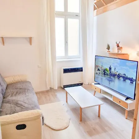 アパート Cozy Karlin Loft Center
